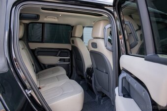 Land Rover Defender - 11