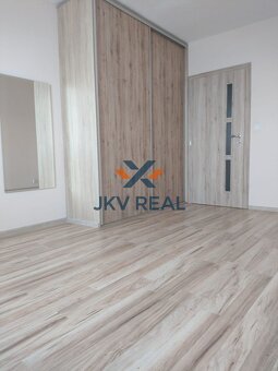 Slnečný, 3-izbový byt    P R E D A N E   - 11