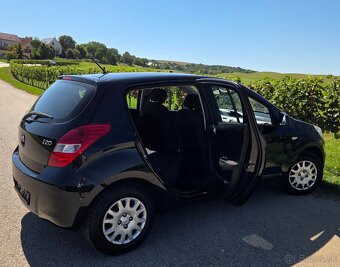 Hyundai i20 1.25 16V 57KW/77koní R.V.03/2012 - 11