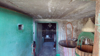 Záhradný domček s vinohradom - 11