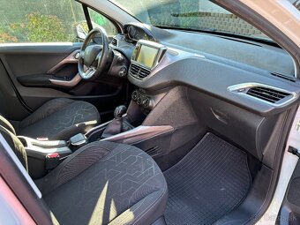 Peugeot 2008 1.6 e-HDi Allure - 11