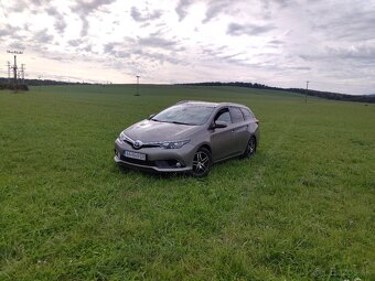 Toyota Auris Touring Sports - 11