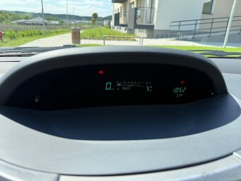 Toyota Yaris 1.0 VVT 2010 - 11