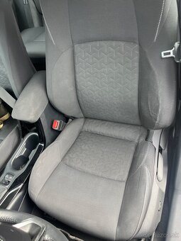 Predám Toyotu Corollu Hybrid. Možný odpočet DPH. - 11