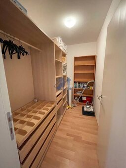 Na prenájom veľký 2- izb. byt na začiatku Koliby s terasou a - 11