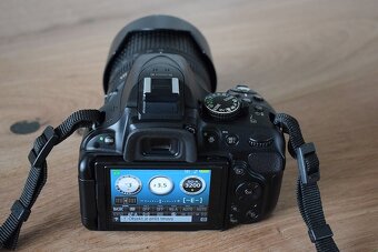 Nikon D5200 s VR objektivom 18 - 105 AF-S - 9 tisiic zaberov - 11