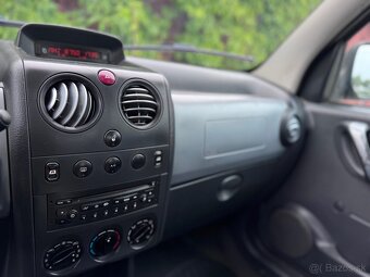 Citroen Berlingo 2.0 HDi 5 Miest/5dverové - 11
