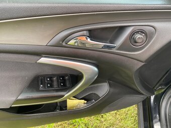 Predam Opel Insignia Sports Tourer - 11