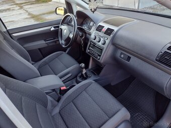 Volkswagen Touran Facelift 1.9 TDI 77kw - 11