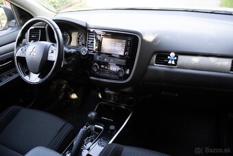 Mitsubishi Outlander 2.0 MIVEC Intense 4WD CVT - 11