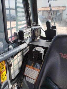 Predám takeuchi tl8 - 11