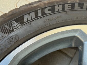 Originál Audi letná sada 235/45 R18 - 11