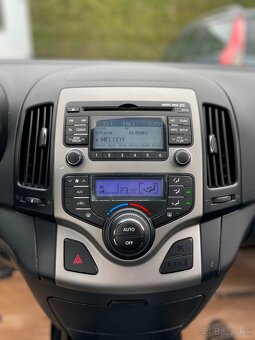 Hyundai i30 AUTOMAT benzín - 11