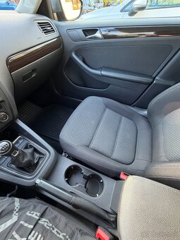 Volkswagen JETTA - 11