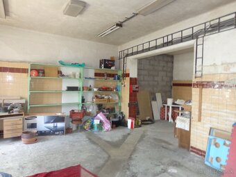 Dom na bývanie a budovy na podnikanie v Lučenci - Opatová - 11