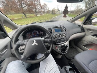 Mitshubishi Grandis 7-miestne - 11