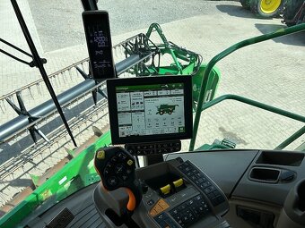 John Deere S780 - 11