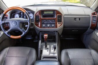 MITSUBISHI PAJERO 3.2 DI-D 118kW A/T 2005 - 11