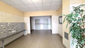 NA PREDAJ 1-izbový byt s loggiou – Pribišova - Karlova Ves,  - 11