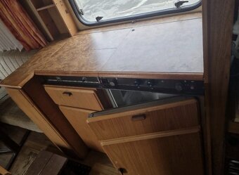 Predám karavan, obytný príves ERIBA HYMER. Odpočet DPH. - 11
