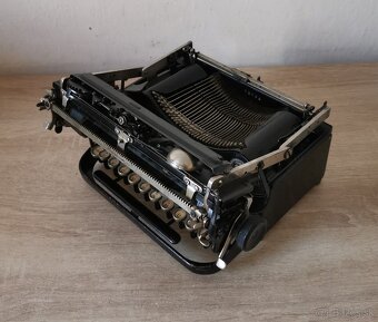 Starožitný skladací písací stroj ERIKA model 4 z roku 1927 - 11