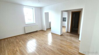 Priestarnný 2 - izbový byt v obci KURIMA - 11