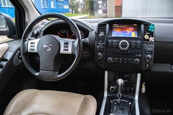 Nissan Pathfinder - 11