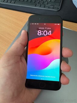 iPhone se 2020- batéria 87% - 11
