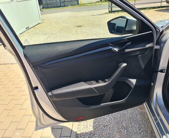 ŠKODA OCTAVIA COMBI 2.0 TDI SCR STYLE DSG. - 11