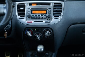 Kia Rio 1.4i - 11