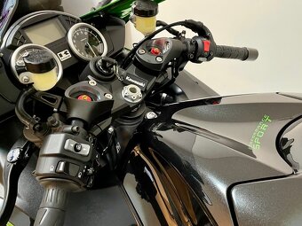 ZZR 1400 původ ČR, pouze 27tis, jako nová - 11
