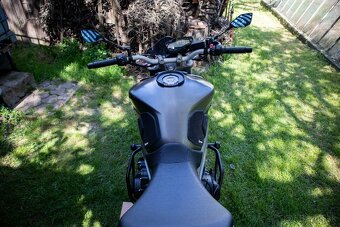 Yamaha MT09 - 11