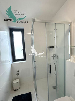 Luxusná novostavba vila s bazénom blízko mora a výhľadom na  - 11
