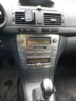 Toyota Avensis Combi - 11