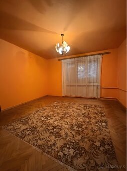 🏡 Ponúkame na predaj priestranný rodinný dom - 11