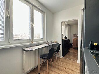 2 izbový byt s loggiou - sídlisko Tarča - 11