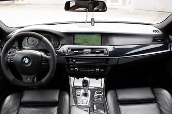 BMW 535d Touring z roku 2012 - 11