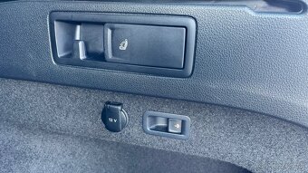 Predám VW passat variant b8 2.0 TDI DSG - 11