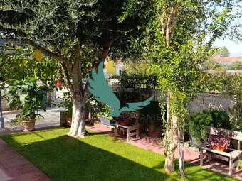 Chorvátsko - Na predaj dom s dvoma apartmánmi len 90 m od mo - 11