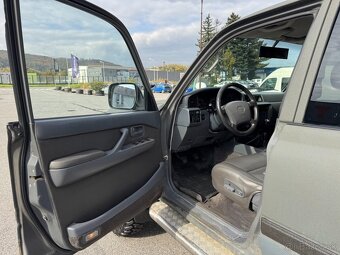 Toyota Land Cruiser HDJ80 - 11