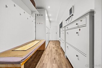 Trojizbový byt s parkovacím státím v Ružinove na predaj - 11