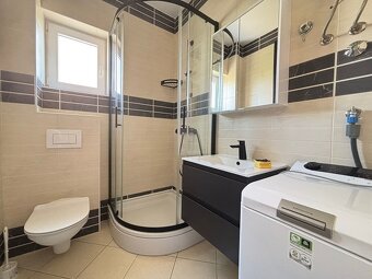 Zariadený 2,5 izbový apartmán s veľkou terasou / Chorvátsko - 11