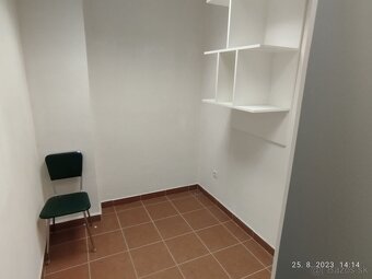 Na  prenájom sklad s kanceláriou - 11