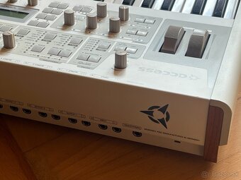 Access Virus Ti2 Polar + deluxe bag - 11