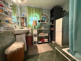 PREDAJ - RODINNÝ DOM - CHALUPA - JEDĽOVÉ KOSTOĽANY - 11