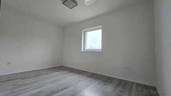 TOP CENA - DOKONČENÁ NOVOSTAVBA - stačí sa už len nasťahovať - 11