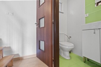 PREDAJ:novopostavená chata,386m2 pozemok, parkovanie - 11