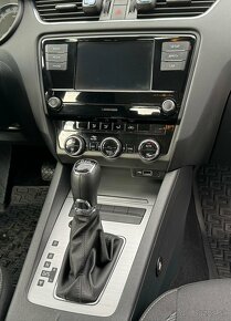Škoda Octavia Combi 2.0 TDI DSG - 11