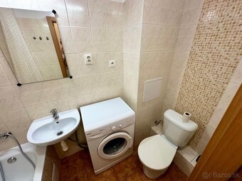 Svetlý 1 izbový byt na prenájom s parkovaním a výbornou dost - 11