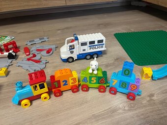 Lego duplo - 11 setov + komplet vlacik s 2 setmi kolajnic - 11